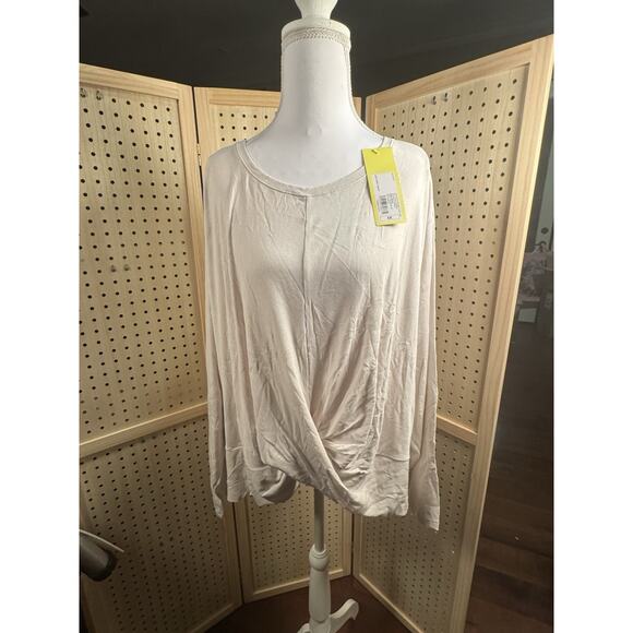 Target Size 4X Set Of 5 All In Motion Tops NWT - Picture 14 of 15